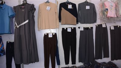 أسعار الملابس والكتب الخارجية تثير غضب أولياء الأمور بالغربية 