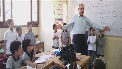 استشاري تعليمي: مبادرة مجموعة التقوية تستهدف تحسين وضع المعلم