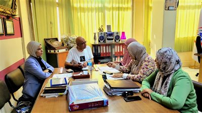 وكيل صحة قنا يجتمع مع فريق إدارة الصيدلة لبحث سُبل الدعم والتطوير