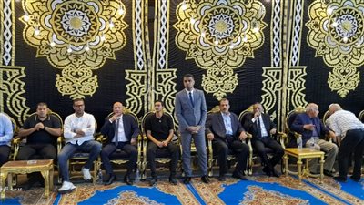 حكم قراءة القرآن في العزاء وأخذ الأجرة على ذلك