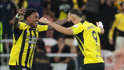 بنزيما يقود اتحاد جدة لاكتساح الوحدة بسباعية في دوري روشن