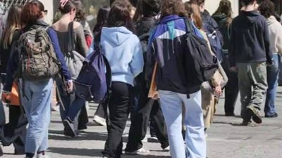 التسرب المدرسي يهدد مستقبل الشباب وسوق العمل في إيطاليا