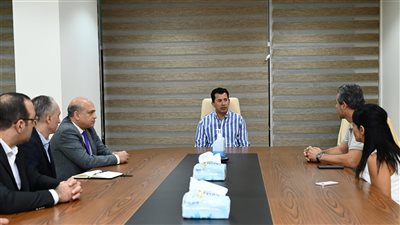 وزير الرياضة يبحث استضافة مصر لبطولة العالم للبادل بنادي نيو جيزة