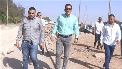 وزير الإسكان يتابع موقف مشروعات تطوير ورفع كفاءة الطرق بعددٍ من المناطق الصناعية 
