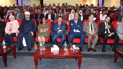 وزير الرياضة يشهد اللقاء الحوارى