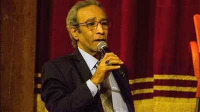 الموت يغيب المخرج المسرحي الكبير إيمان الصيرفي 