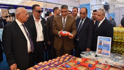 محافظ الجيزة ورئيس الغرفة يفتتحان أهلا مدارس في فيصل