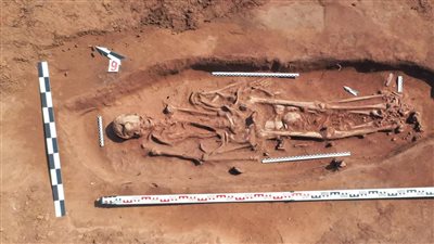  أقدم من الأهرامات .. اكتمال الحفريات في مقبرة تاريخية بروسيا