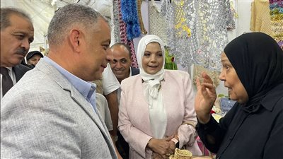 محافظ الإسماعيلية يفتتح معرض 