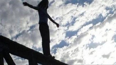 إنقاذ فتاة حاولت الانتحار من أعلى أحد الكباري