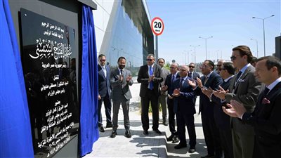 رئيس الوزراء يفتتح مجمع تصنيع الأجهزة المنزلية لشركة 