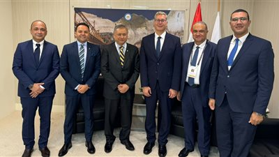 وزير البترول يبحث مع رئيس بتروناس الماليزية خططها الاستثمارية بمصر 