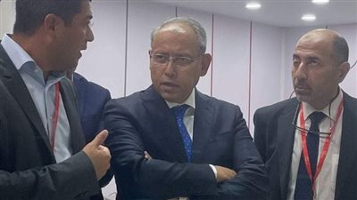 سفير مصر في موسكو يلتقي بالشركات المصرية العارضة بمعرض 