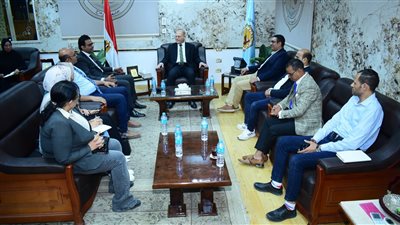 جامعة سوهاج ووزارة الصحة تناقشان آليات التعاون المشترك