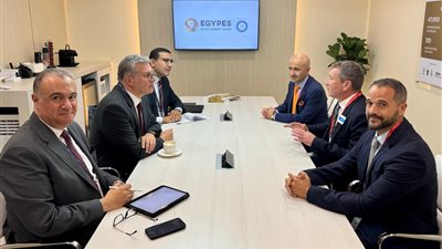 البترول تبحث خطة موبيل العالمية لتوسعة الاستثمارات في مصر 