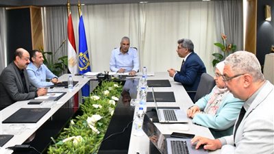 محافظ أسوان يلتقى وفد مركز المعلومات ودعم اتخاذ القرار بمجلس الوزراء