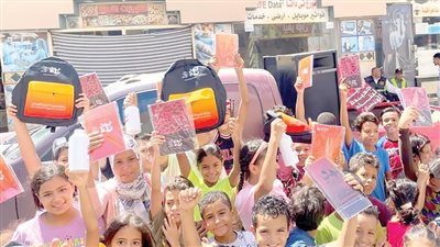 بداية المبادرة الرئاسية تجوب المحافظات لتوزيع مستلزمات المدارس