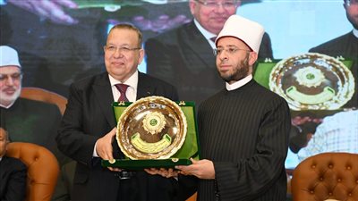 وزير الأوقاف يشهد احتفال نقابة السادة الأشراف بالمولد النبوي الشريف
