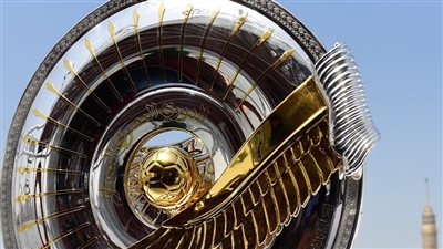 ناقد رياضي: تسليم درع الدوري للأهلي بمباراة إفريقية مشهد غير مسبوق