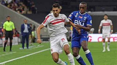 فتوح يؤازر الزمالك أمام الشرطه الكينى من المدرجات 