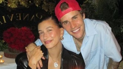 هايلي وجاستن بيبر يحتفلان بعيد زواجها السادس مع ابنهما جاك