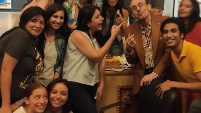 محمد صبحي يحتفل بعيد ميلاد ميرنا وليد خلال بروفات فارس يكشف المستور