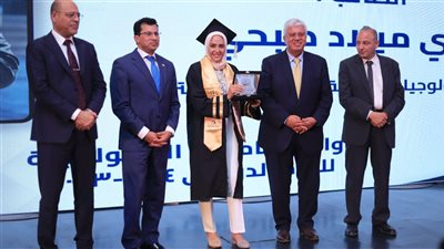وزير التعليم العالي يكرم رئيس جامعة الدلتا التكنولوجية والفائزين في 