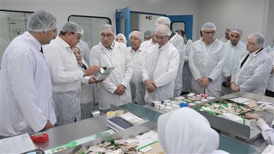 مدبولي يتفقد مصنع 