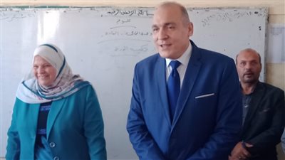 رئيس الإدارة المركزية للتعليم يتابع مدارس يوسف الصديق بالفيوم