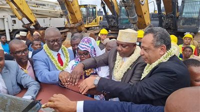 المقاولون العرب: وضع حجر الأساس لمشروع توسعة ميناء بيونجوما بجزر القمر
