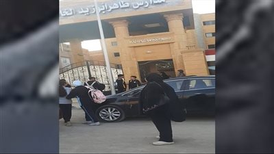 جرس المدرسة ضرب.. توافد كبير من أولياء أمور مدارس المرج بأول أيام الدراسة