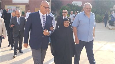 محافظ القليوبية ونائب وزير التربية والتعليم يتفقدان سير العملية الدراسية بالمحافظة