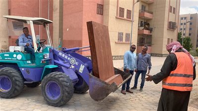 حملات متواصلة لغلق الأنشطة المخالفة ورفع الإشغالات والتعديات بمدن عدة