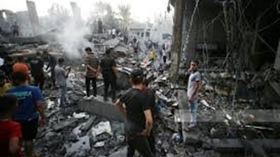 استشهاد 6 فلسطينيين وإصابة آخرين جراء قصف الاحتلال لمدرسة بغزة 
