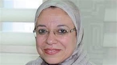 جامعة القاهرة تُكرِّم لمياء محمود الرئيس السابق لشبكة صوت العرب