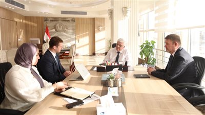 وزير التعليم العالي يستقبل وفد مؤسسة التايمز البريطانية 