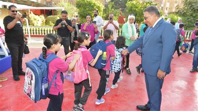 محافظ الدقهليه يتفقد مجمع المدارس بمدينة طلخا وكفر الطويلة