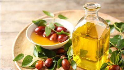 زيت الجوجوبا لترطيب البشرة وتقليل التهيج