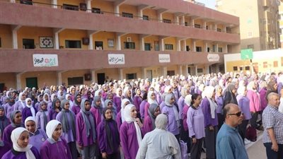  محافظة القليوبية ترد على إقامة طابور الصباح في الشارع بإحدى مدارس بنها
