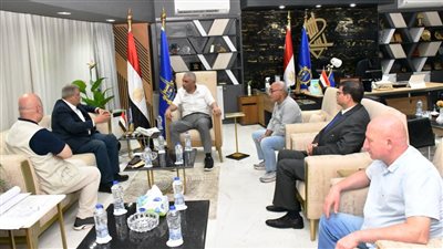 محافظ أسوان يستقبل رئيس الشركة القابضة لمياه الشرب والصرف الصحى