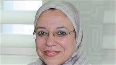 تكريم لمياء محمود من كلية الإعلام جامعة القاهرة 