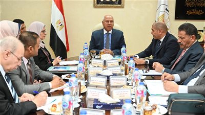وزير الصناعة والنقل يترأس اجتماع مجلس إدارة الهيئة العامة لتنفيذ المشروعات 