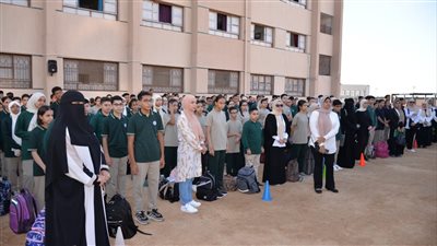 صور.. انتظام الدراسة واستقبال تلاميذ الصفوف الثانية بمدارس الإسماعيلية 