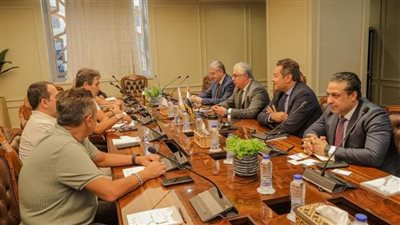 رئيس اقتصادية قناة السويس يستقبل وفدًا صينيًّا من مقاطعة 