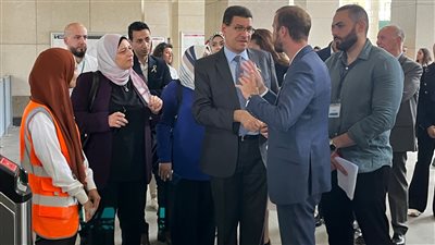 إضافة لغة الإشارة داخل محطات القطار الكهربائي الخفيف (LRT) لأول مرة في مصر 