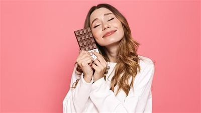 دراسة جديدة: قطعة شوكولاتة أفضل من صديق تبكي على كتفه