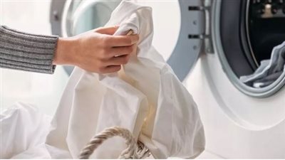 خطأ شائع عند الغسيل يسبب تلف ملاءات السرير .. تعرف عليه