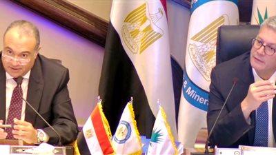 البترول: توقيع 11 اتفاقية للبحث عن الغاز الطبيعى باستثمارات 925 مليون دولار