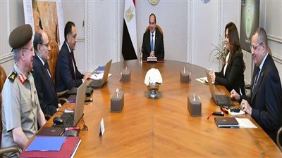 الرئيس السيسي يجتمع مع رئيس الوزراء ووزيرة التنمية المحلية