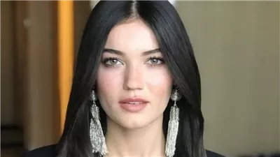  بينار دينيز تتألق بجانب كيندال جينر بعرض ملفت بأسبوع الموضة في باريس (صور)